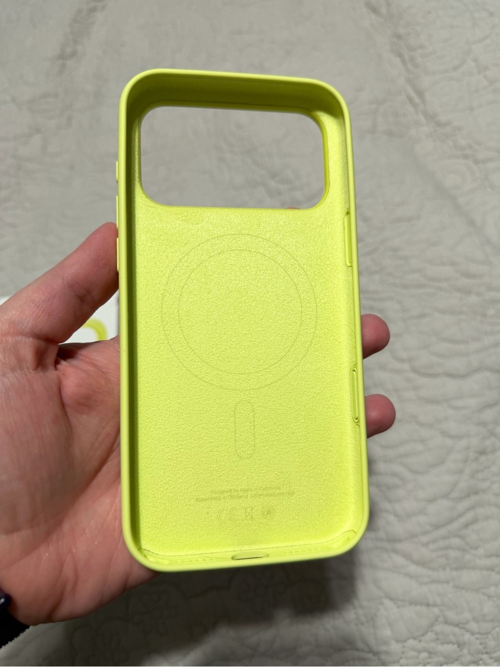 Apple iPhone 17 Pro Max Silicone Case in Neon Yellow - Picture 3 of 6